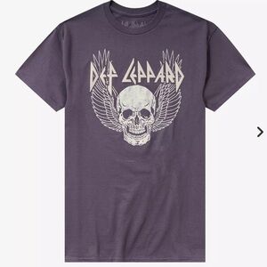 Def Leppard Winged Skull T-Shirt mens size large Gray NWT
Cotton Crewneck